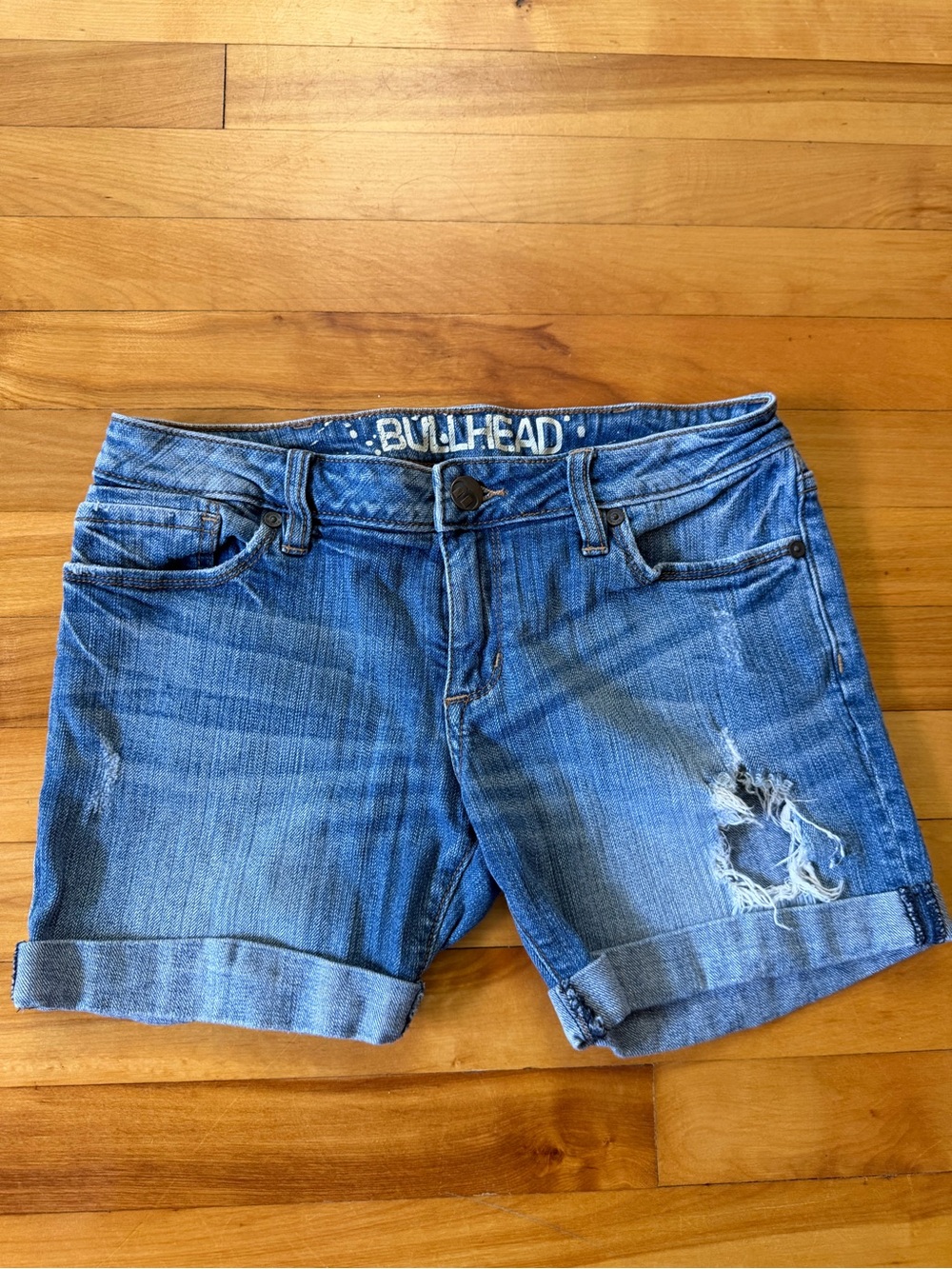 Bullhead Women's Light Blue Distressed Rolled-Hem Jean Shorts